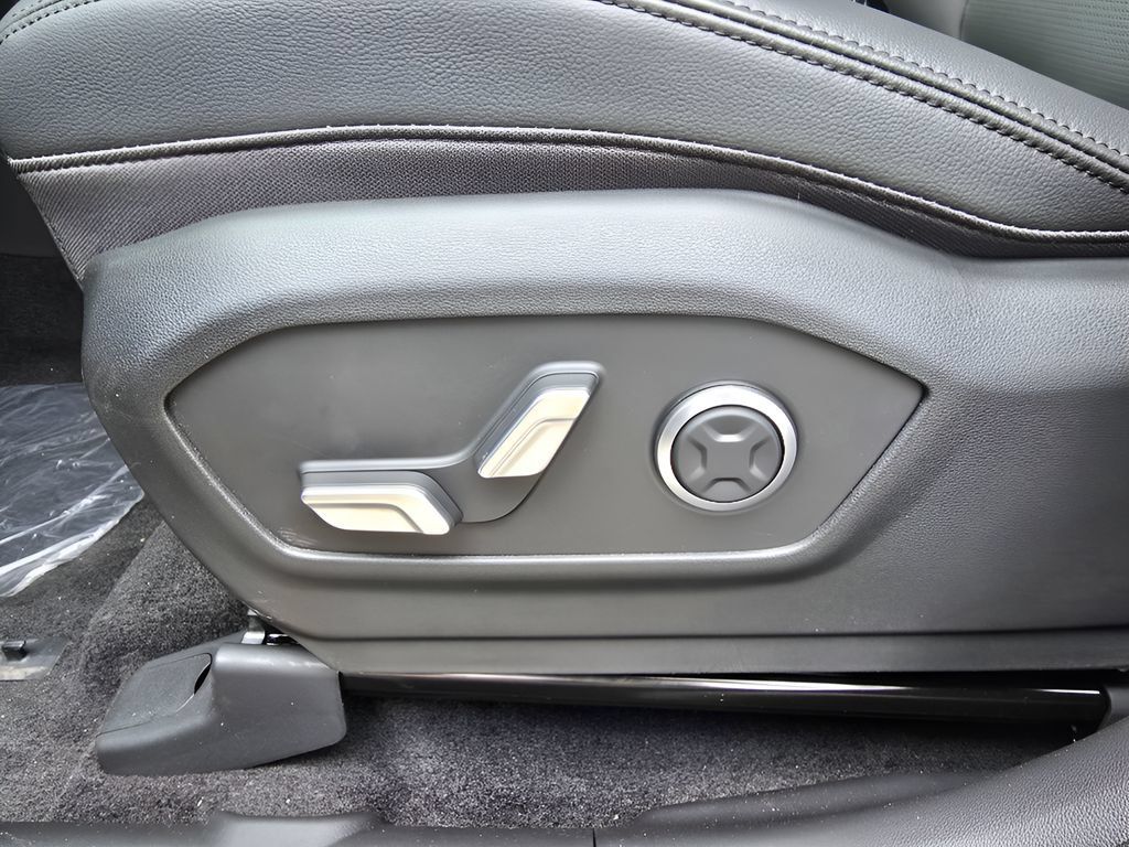 New 2026 Hyundai Santa Fe Limited AWD/4WD image 17