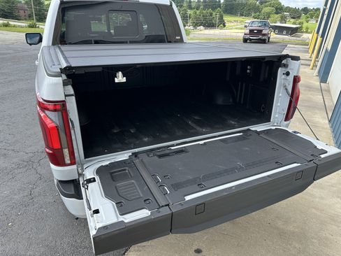 Certified 2025 Ford F150 Platinum w/ Equipment Group 702A High AWD/4WD image 7