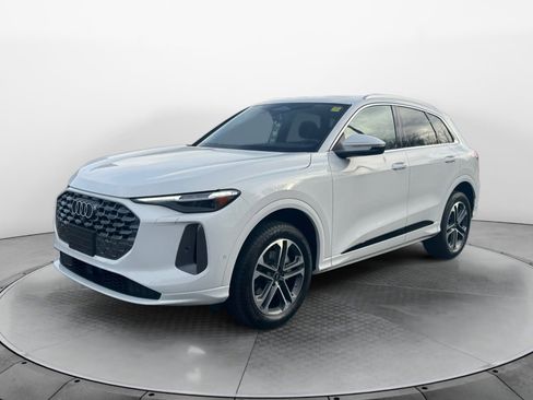 New 2025 Audi Q5 Premium Plus image 3