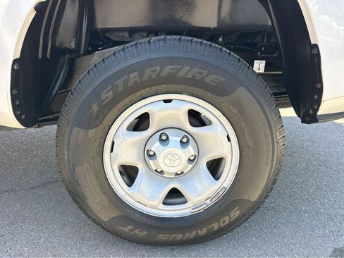 Used 2022 Toyota Tacoma SR RWD image 14