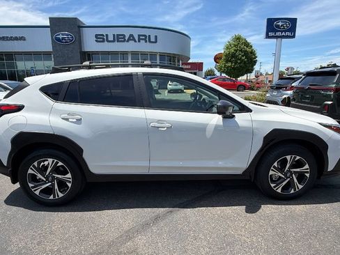 Used 2025 Subaru Crosstrek 2.5i Premium AWD/4WD image 3