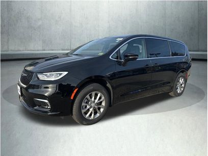 New 2026 Chrysler Pacifica Limited