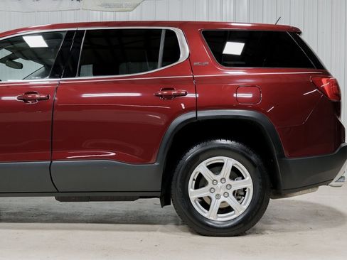 Used 2018 GMC Acadia SLE w/ LPO, Floor Liner Package image 4