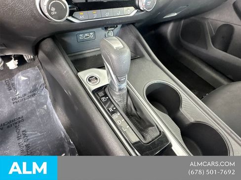 Used 2025 Nissan Altima 2.5 SV FWD image 33