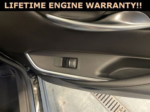 Used 2024 Cadillac XT4 Premium Luxury image 33