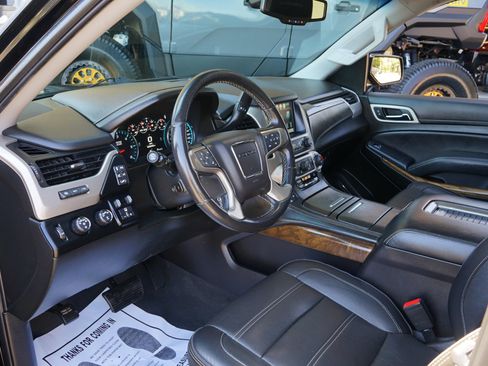 Used 2019 GMC Yukon XL Denali w/ Denali Ultimate Package AWD/4WD image 17