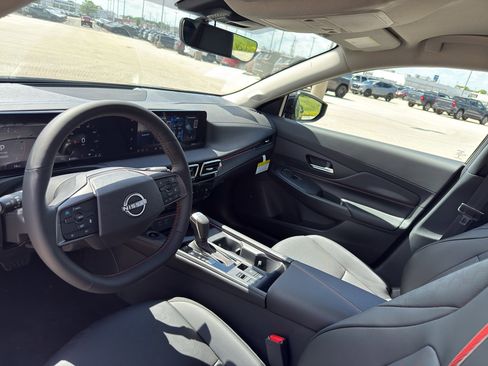 New 2026 Nissan Sentra SR FWD image 25