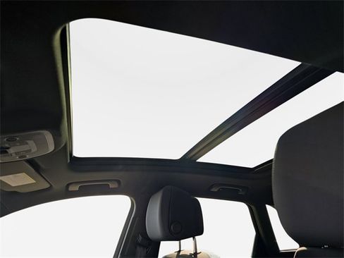 Certified 2024 Audi Q3 2.0T Premium Plus image 31