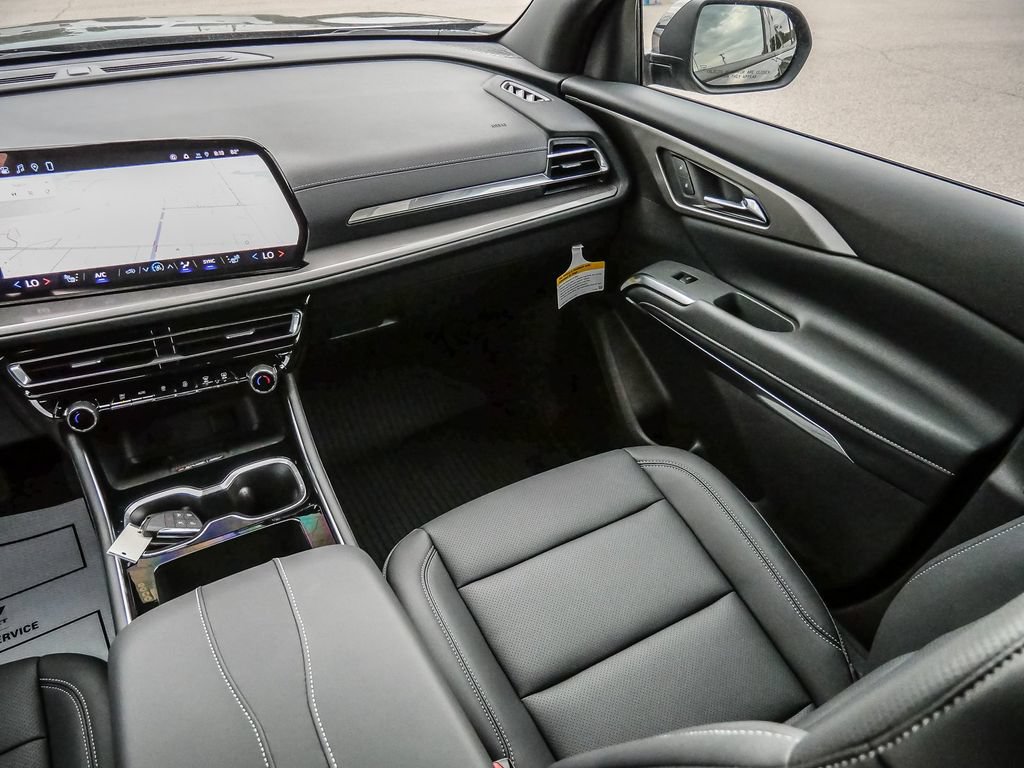 New 2027 Chevrolet Traverse LT w/ Driver Confidence Package FWD image 31