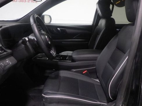 Used 2025 Buick Enclave Sport Touring w/ Power Package image 8