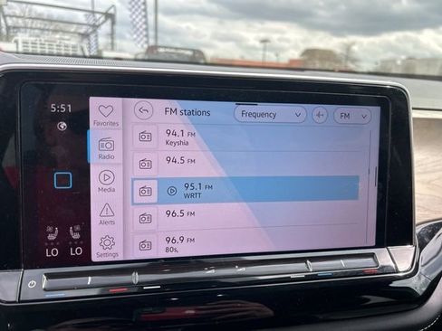 Used 2024 Volkswagen Atlas SE image 22