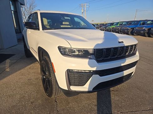 New 2026 Jeep Grand Cherokee Limited AWD/4WD image 15