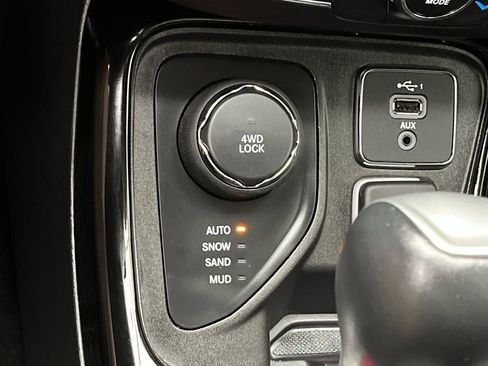 Used 2020 Jeep Compass Limited w/ Trailer Tow Group image 16