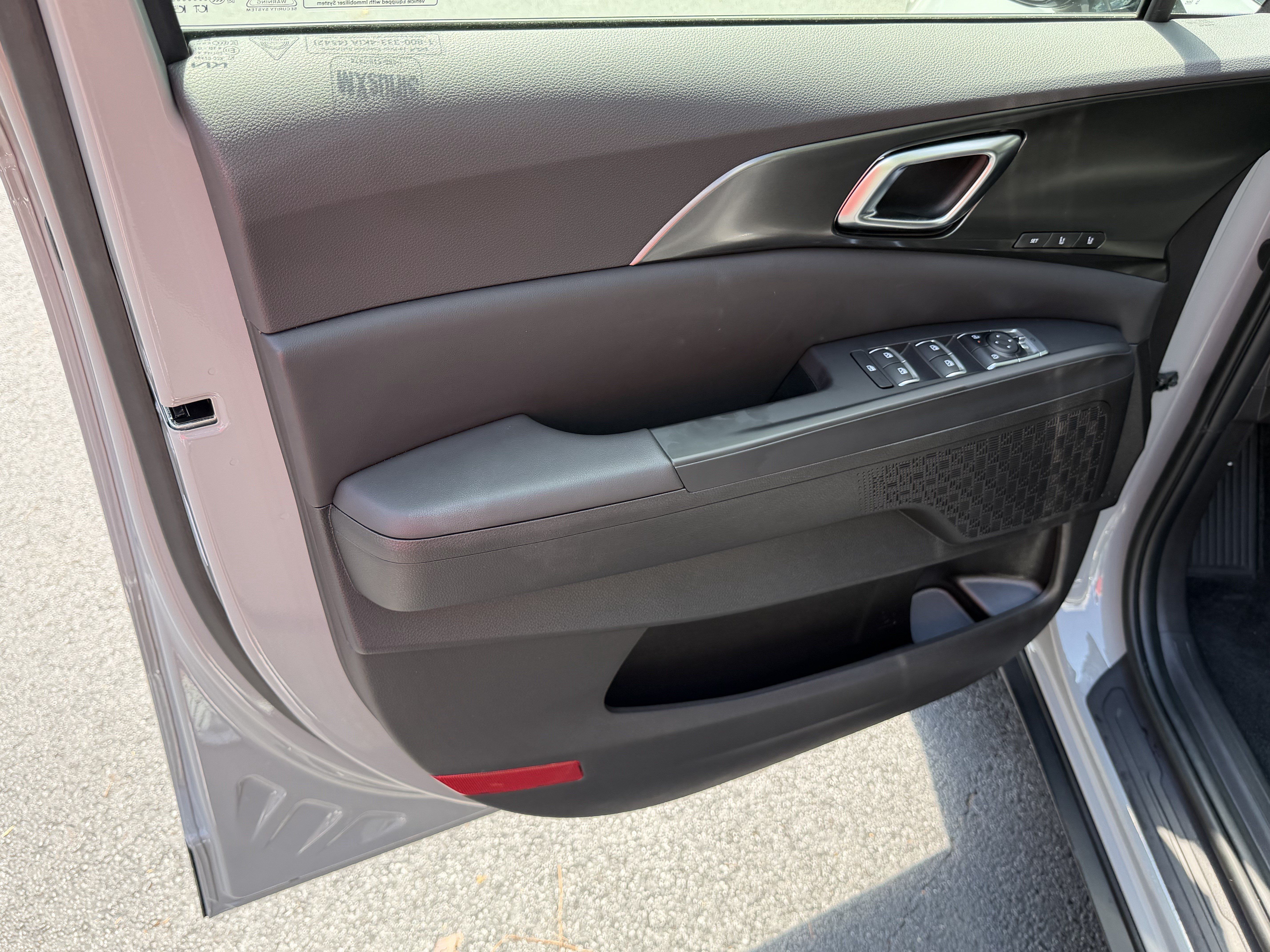 Certified 2026 Kia Carnival SX FWD image 10