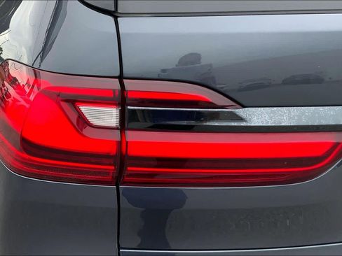 Used 2019 BMW X7 xDrive50i w/ M Sport Package AWD/4WD image 28