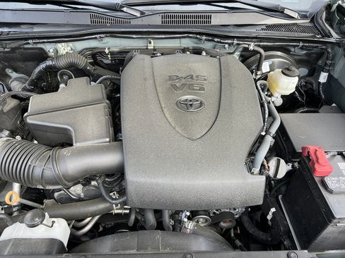 Used 2023 Toyota Tacoma TRD Off-Road w/ Technology Package image 32