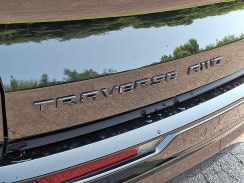 Used 2024 Chevrolet Traverse RS w/ LPO, Floor Liner Package AWD/4WD image 33