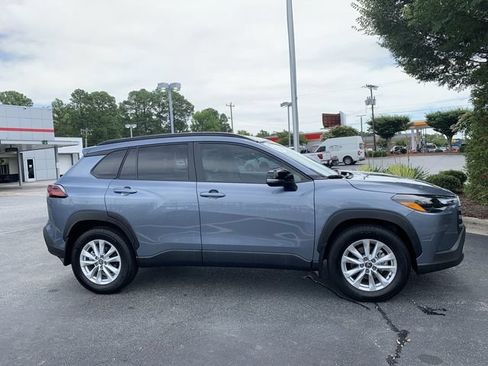 Used 2026 Toyota Corolla Cross LE FWD image 9