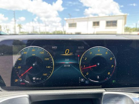 Used 2022 Mercedes-Benz GLB 250 image 30