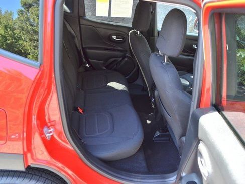 Used 2022 Jeep Renegade Latitude image 35