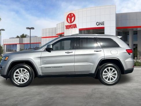 Used 2021 Jeep Grand Cherokee Laredo image 8