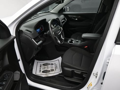 Certified 2024 GMC Terrain SLE image 9