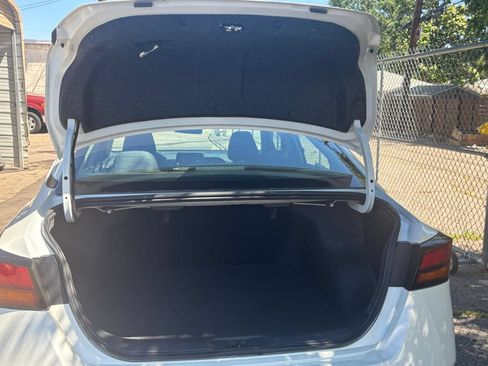 Used 2025 Nissan Altima 2.5 SV FWD image 29