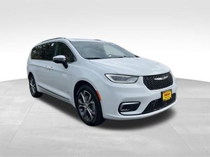 New 2026 Chrysler Pacifica Pinnacle