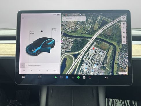 Used 2021 Tesla Model 3 Standard Range Plus image 22