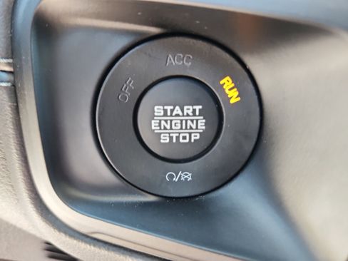 New 2025 Jeep Wrangler Unlimited Rubicon w/ Technology Group image 31