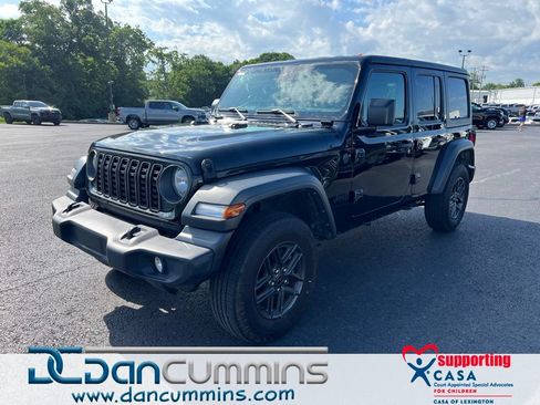 Used 2025 Jeep Wrangler Unlimited Sport AWD/4WD image 1