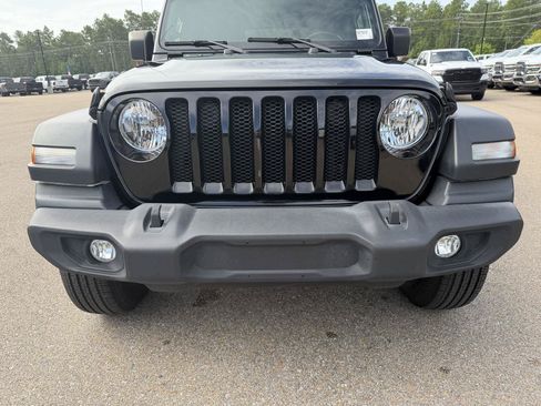 Used 2022 Jeep Wrangler Unlimited Sport AWD/4WD image 24