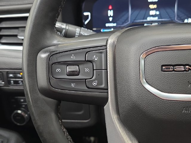 Used 2023 GMC Yukon Denali AWD/4WD image 16