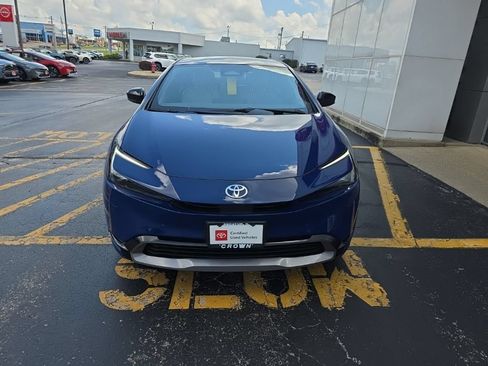 Used 2025 Toyota Prius XLE AWD/4WD image 9
