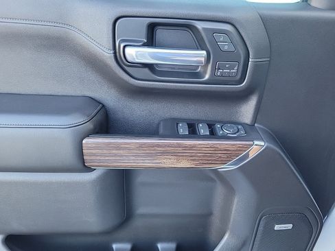 Used 2019 Chevrolet Silverado 1500 High Country w/ Technology Package image 18