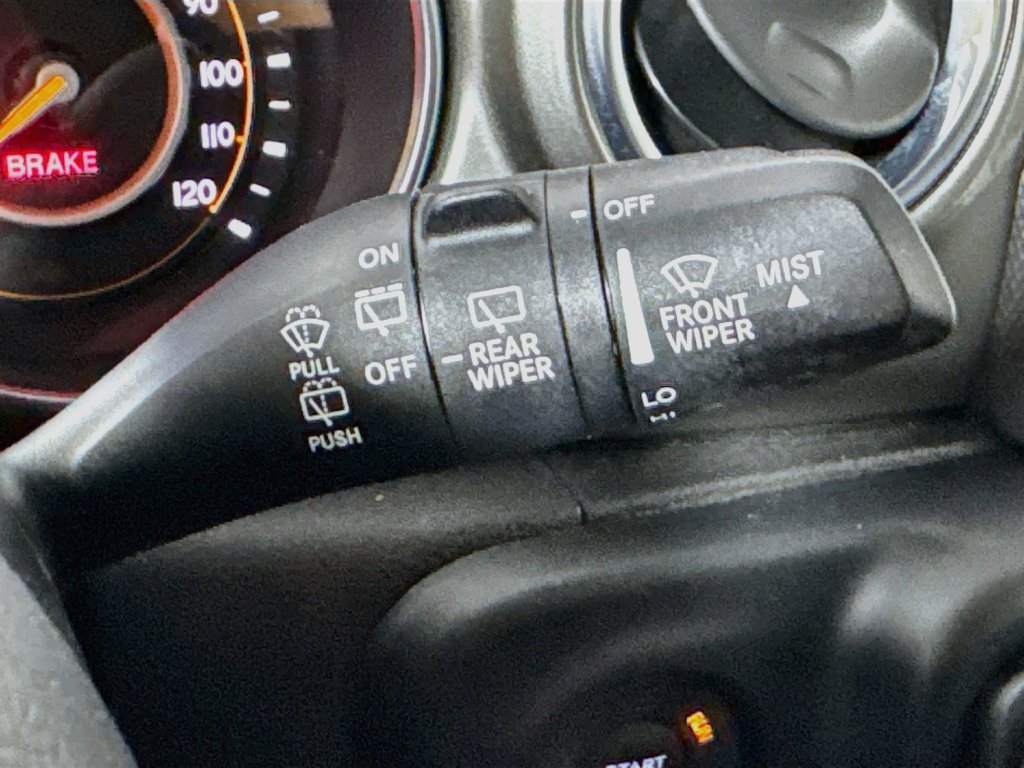 Used 2019 Jeep Wrangler Unlimited Sahara AWD/4WD image 14