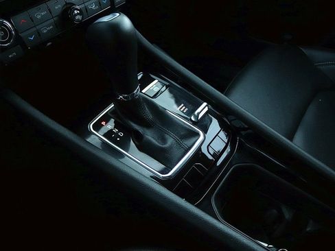 Used 2025 Jeep Compass Limited image 22