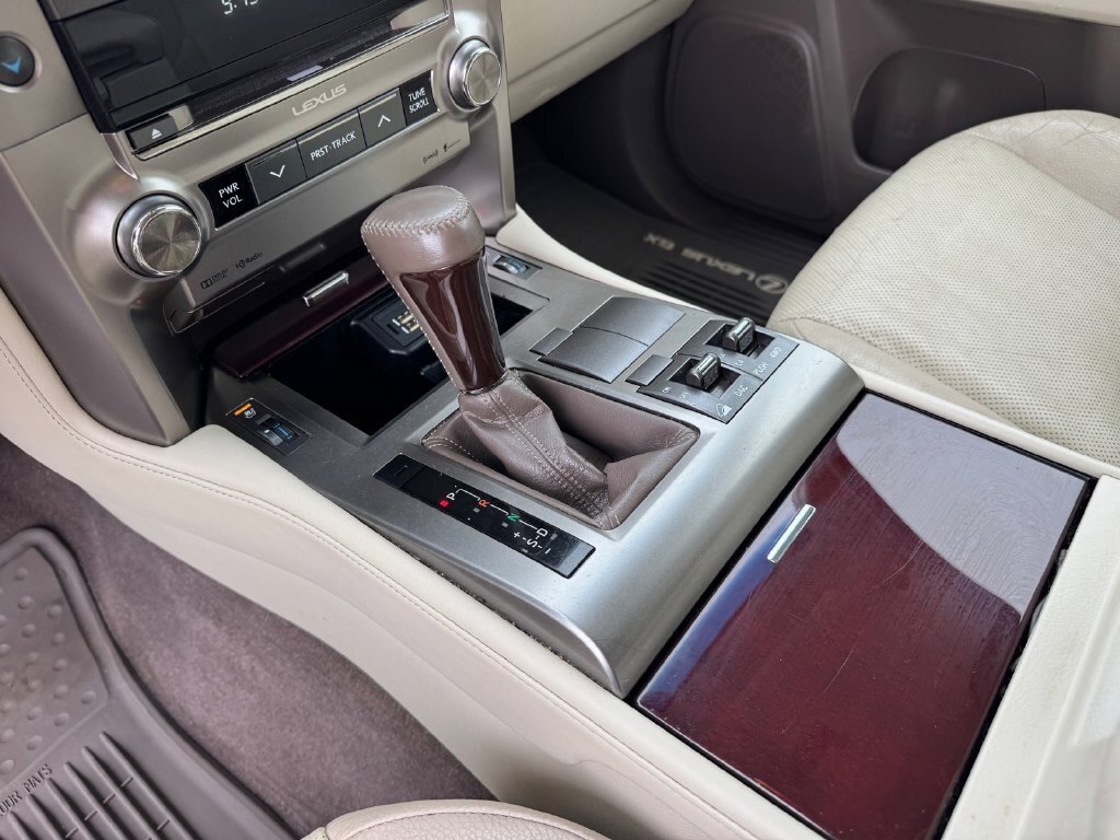 Used 2019 Lexus GX 460 Premium w/ Premium Package AWD/4WD image 23