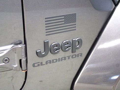 Used 2021 Jeep Gladiator Sport AWD/4WD image 37