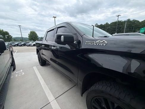 Used 2020 Chevrolet Silverado 1500 High Country w/ Technology Package AWD/4WD image 12