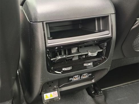 New 2025 Jeep Grand Cherokee Altitude w/ Trailer Tow Package image 31