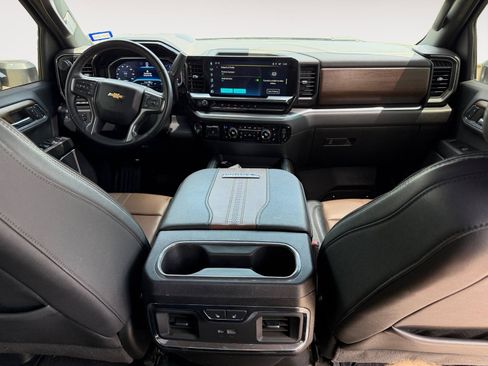 Used 2024 Chevrolet Silverado 2500 High Country w/ High Country Premium Package AWD/4WD image 10
