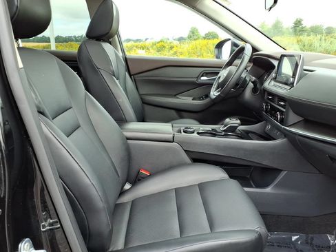 Certified 2023 Nissan Rogue SV w/ SV Premium B Package AWD/4WD image 9