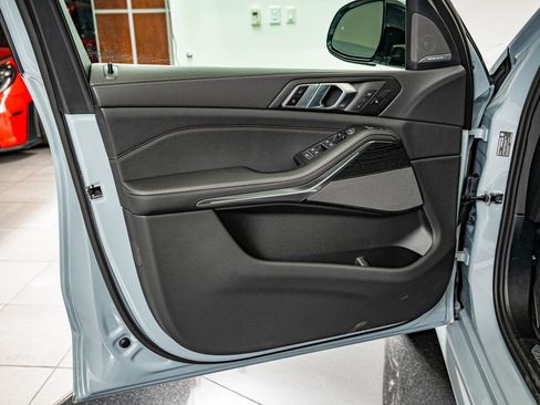 New 2026 BMW X5 xDrive40i w/ M Sport Package AWD/4WD image 18