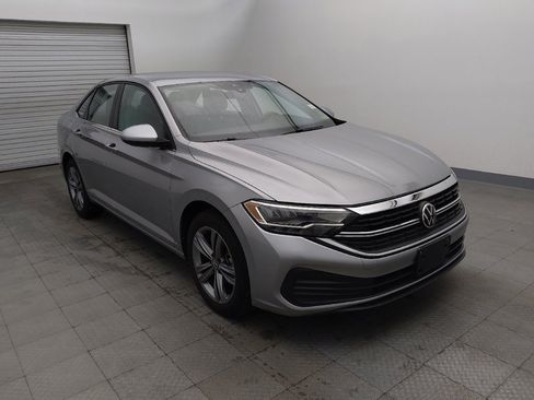 Used 2024 Volkswagen Jetta SE FWD image 13
