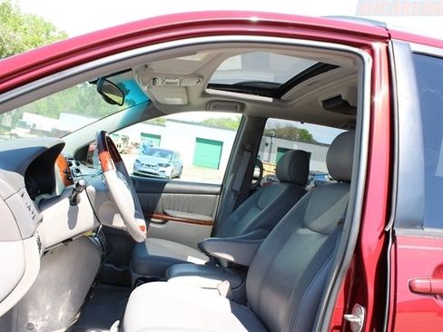 Used 2005 Toyota Sienna XLE AWD/4WD image 10