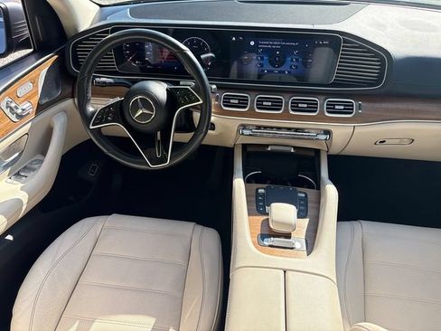 Used 2024 Mercedes-Benz GLS 450 4MATIC image 20