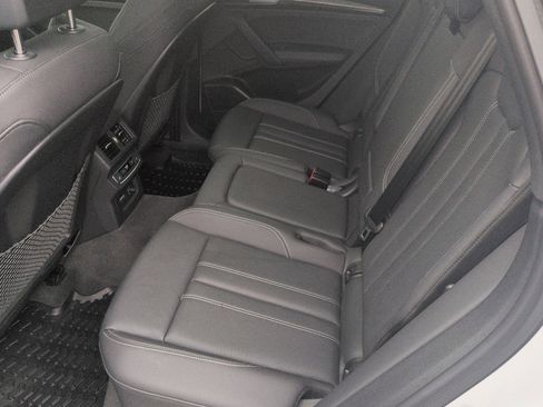 Used 2021 Audi SQ5 Prestige w/ Prestige Package image 6