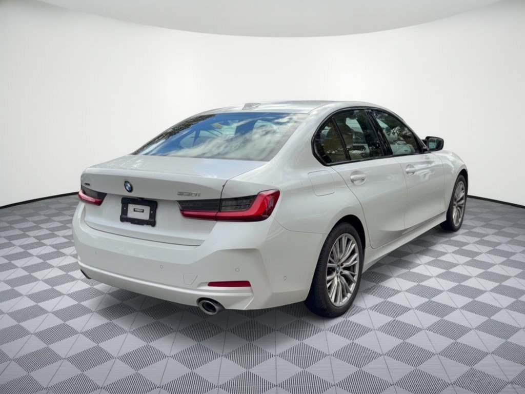 Used 2023 BMW 330i xDrive Sedan w/ Parking Assistance Package AWD/4WD image 9
