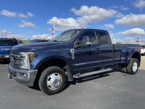 Used 2018 Ford F350 Lariat w/ Lariat Value Package image 6